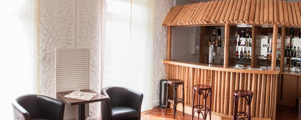 Parkhotel นอยบรันเดนบวร์ก ภายนอก รูปภาพ
